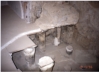 Hier gibt es ein nach rmischem Vorbild angelegtes Badehaus mit Umkleideraum, Kalt-, Lauwarm- und Heiwasserraum. Die Rmer waren gute  Baumeister. Wie so oft, gab es auch in Massada eine Fubodenheizung.