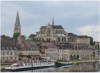 Kathedrale Saint-tienne vom Ufer der Yonne aus gesehen.